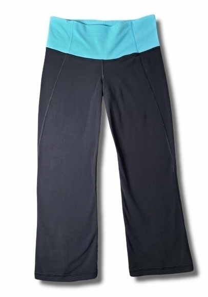 𝅺LULULEMON Athletica Black Blue Athletic Capris - Picture 1 of 4